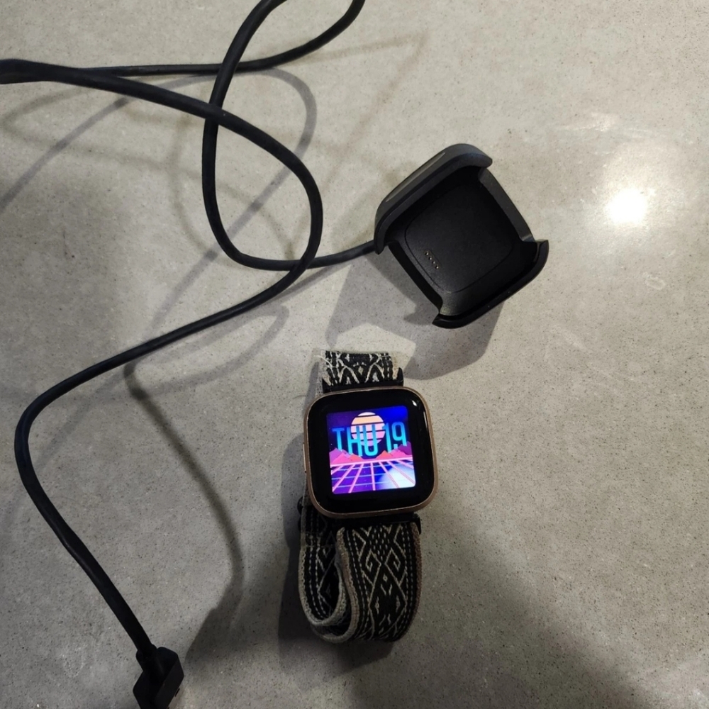 Fitbit Versa 2 Smartwatch - Copper Rose